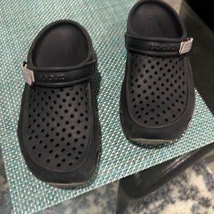 Men’s Crocs size 9